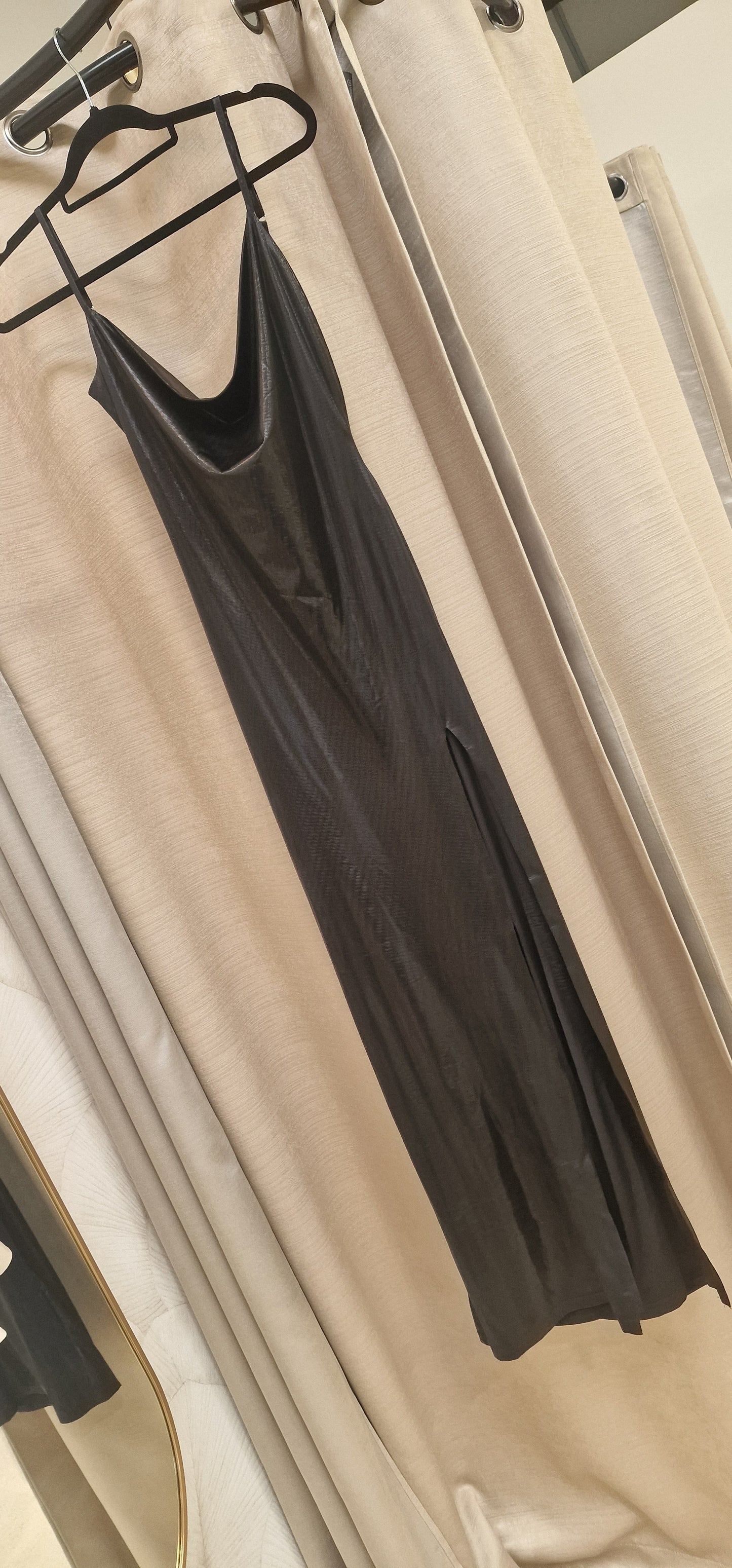 Robe noire moulante